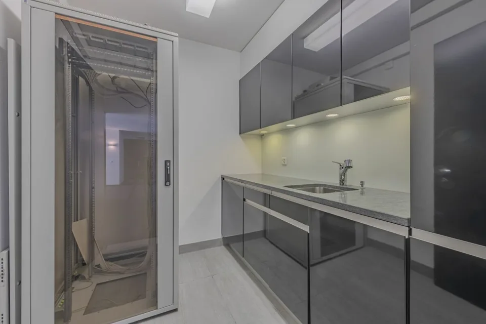 Bright office spaces for rent, in the centralmost district of Zurich