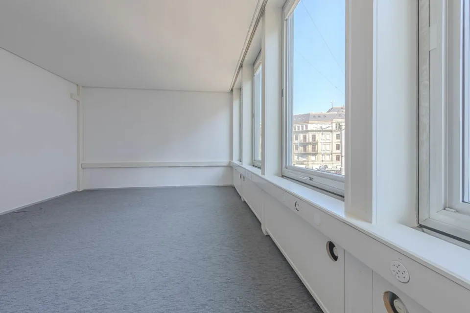 Bright office spaces for rent, in the centralmost district of Zurich