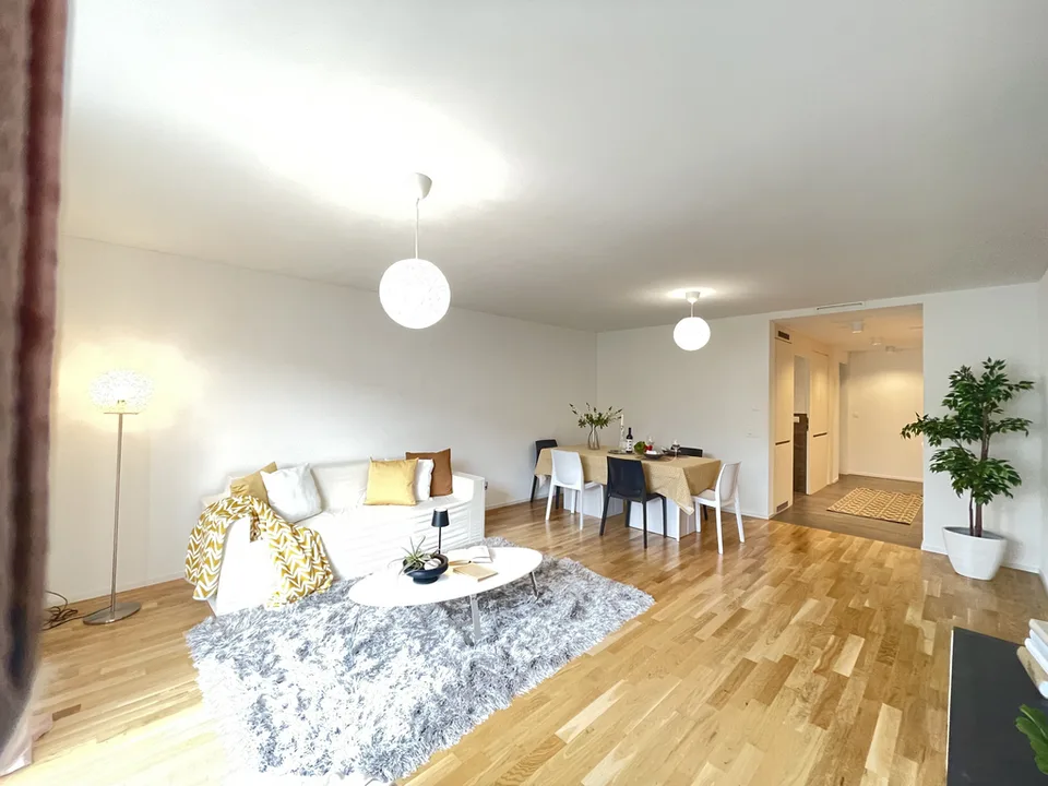 Neuwertige, moderne Wohnung für Singles oder Paare