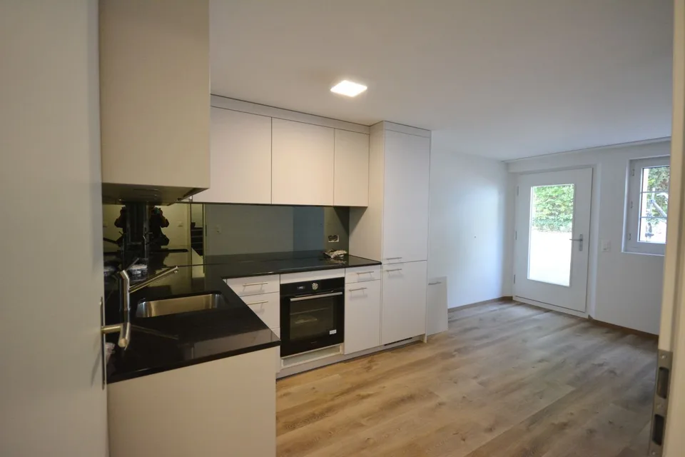 Tolle 2.5-Zimmer-Soussol-Wohnung in Villa in Aarburg
