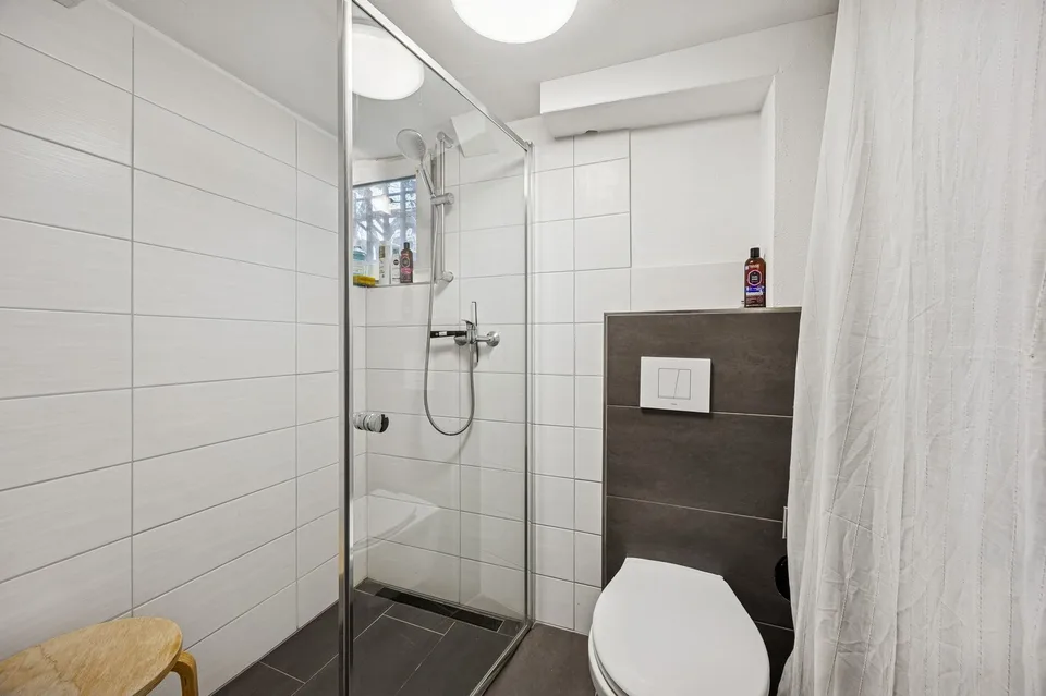 Renoviertes 5.5-Zimmer-Reihenhaus mit 166 m² Gesamtfläche & grosser Terrasse