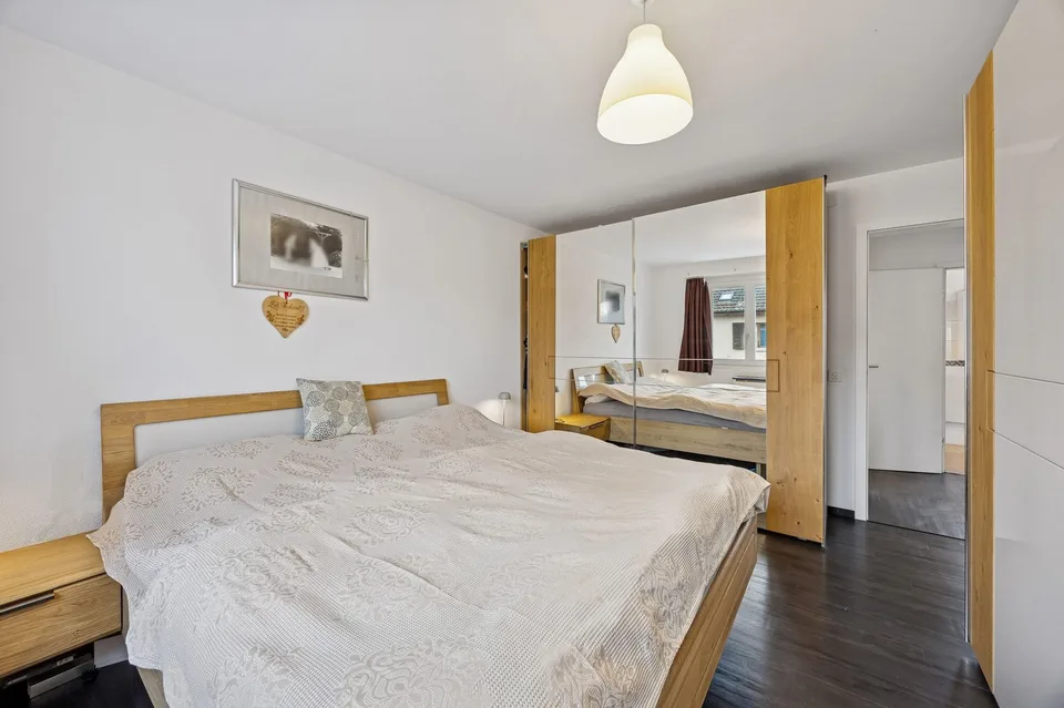 Renoviertes 5.5-Zimmer-Reihenhaus mit 166 m² Gesamtfläche & grosser Terrasse