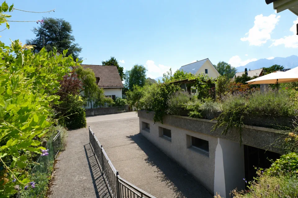 GROSSEN IMMOBILIEN - Casa unifamiliare a sé stante con laboratorio, atelier o studio