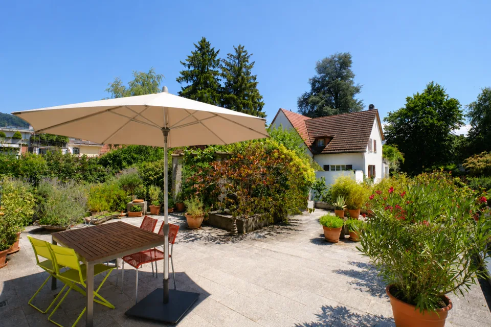 GROSSEN IMMOBILIEN - Casa unifamiliare a sé stante con laboratorio, atelier o studio