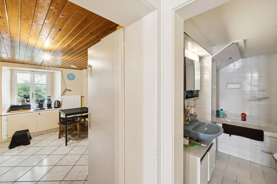 Rental building with 3 apartments near Sion