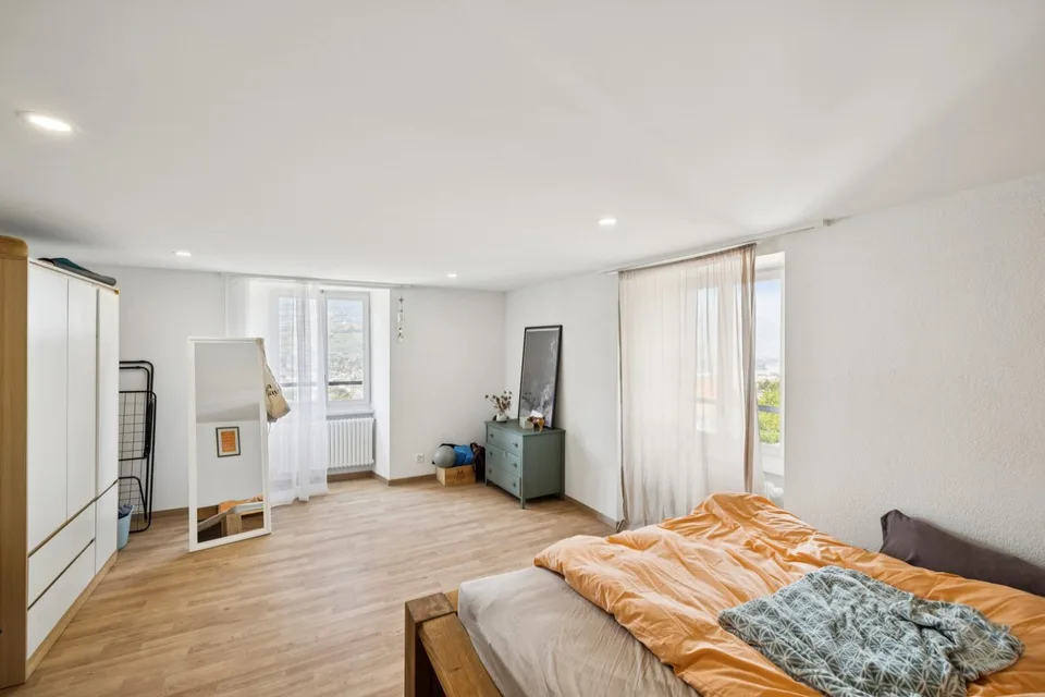 Rental building with 3 apartments near Sion