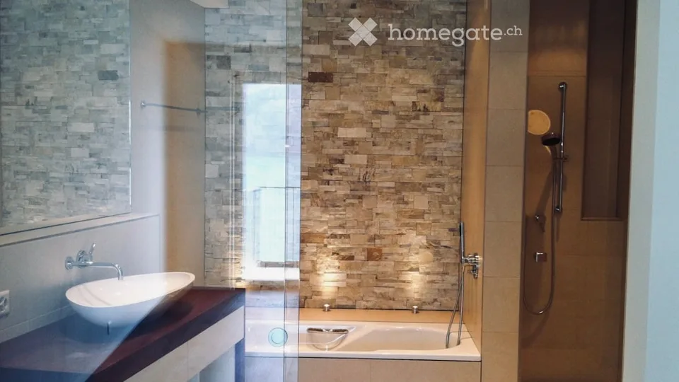 Appartamento di 2½ locali con vista lago e montagna a Brunnen (cantone di Svitto)