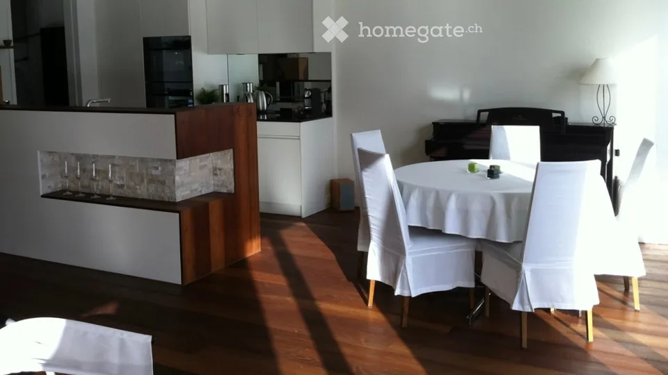 Appartamento di 2½ locali con vista lago e montagna a Brunnen (cantone di Svitto)