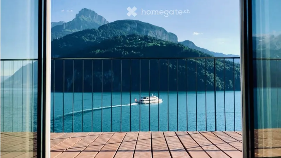 Appartamento di 2½ locali con vista lago e montagna a Brunnen (cantone di Svitto)