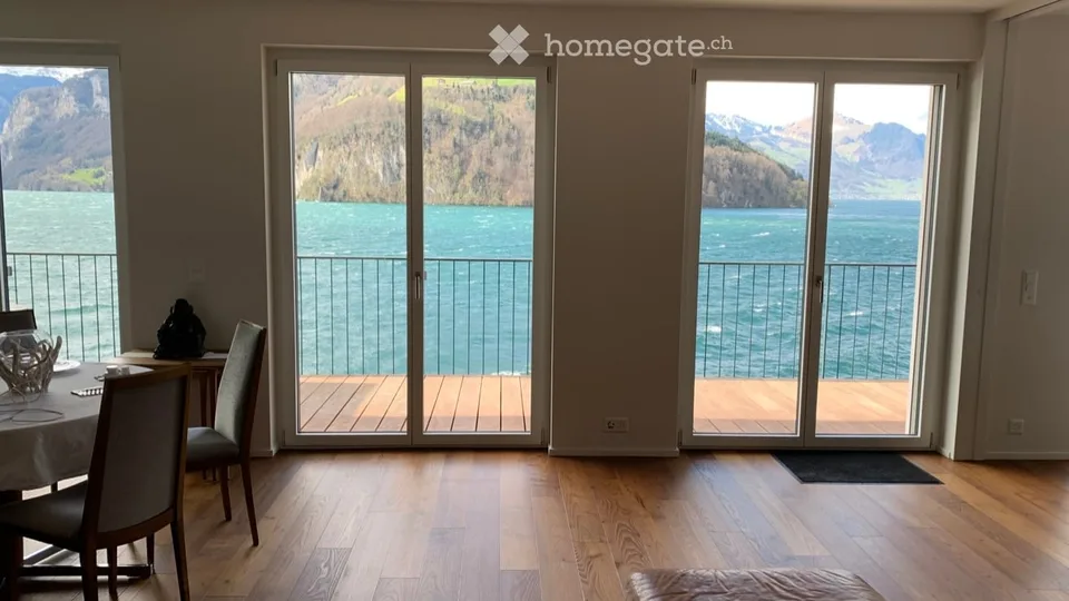 Appartamento di 2½ locali con vista lago e montagna a Brunnen (cantone di Svitto)