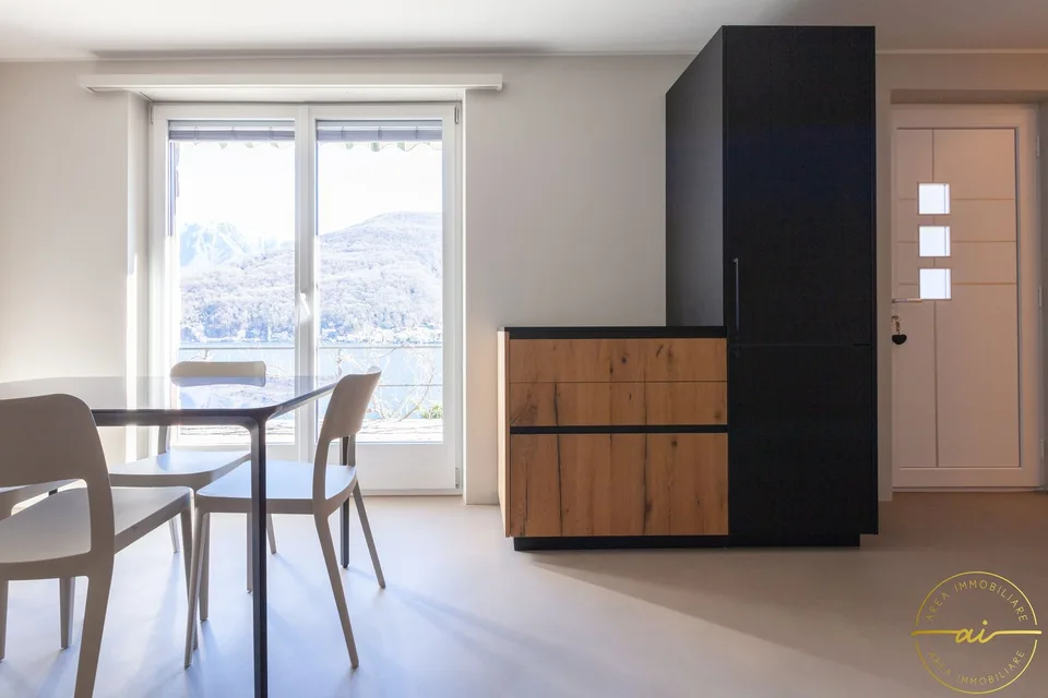 EXCLUSIF 2.5 PIÈCES VUE SUR LE LAC AVEC JARDIN ET TERRASSE