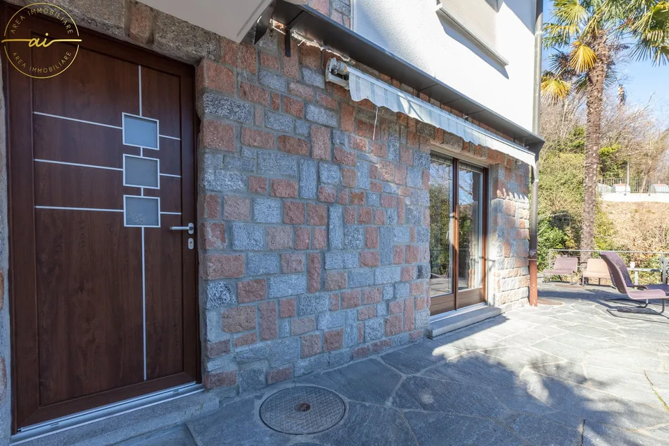 EXCLUSIF 2.5 PIÈCES VUE SUR LE LAC AVEC JARDIN ET TERRASSE
