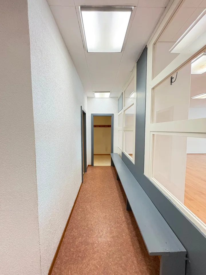 Bureaux/locaux 102-402 m², haute visibilité - La Chaux-de-Fonds