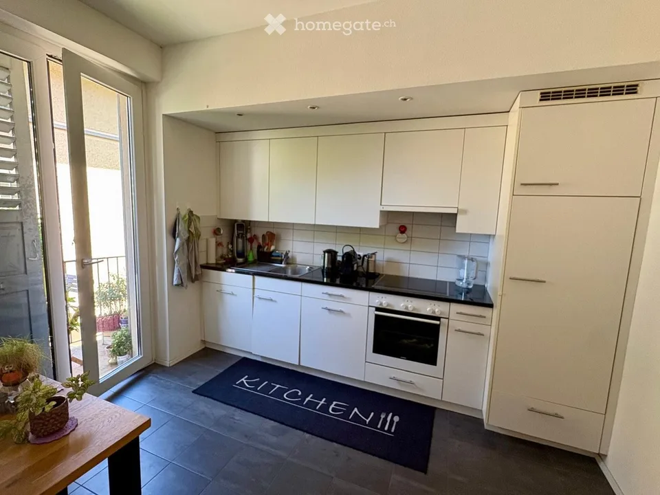 Modern 3.5-room apartment for rent near train station and old town