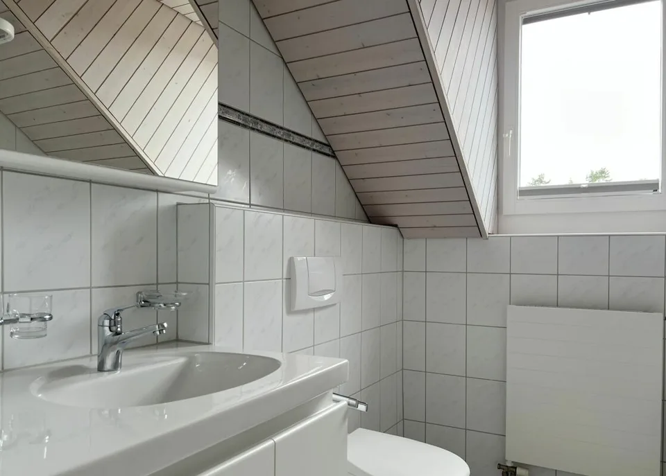 Schöne und gepflegte 4.5 Zimmer Dachwohnung mit Gartensitzplatz