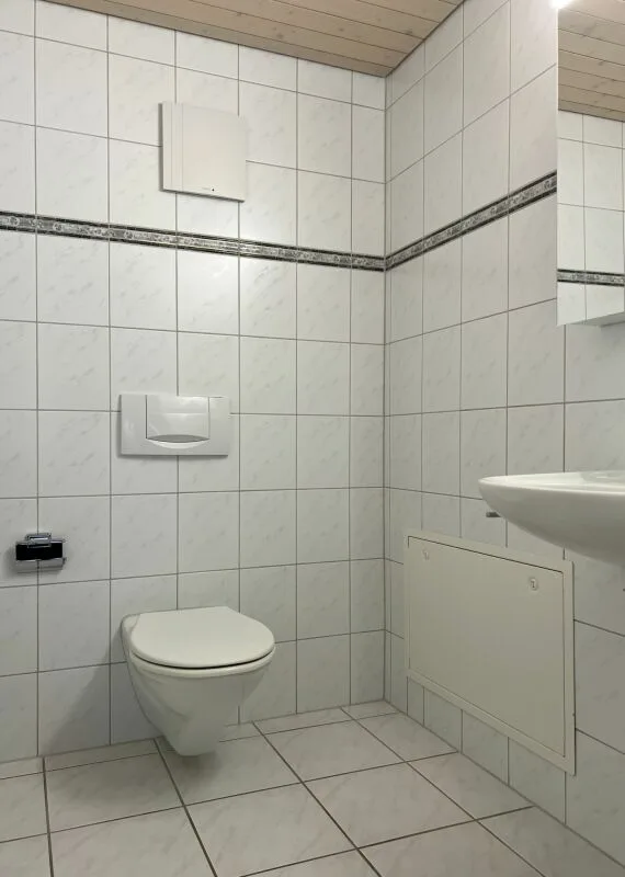 Schöne und gepflegte 4.5 Zimmer Dachwohnung mit Gartensitzplatz