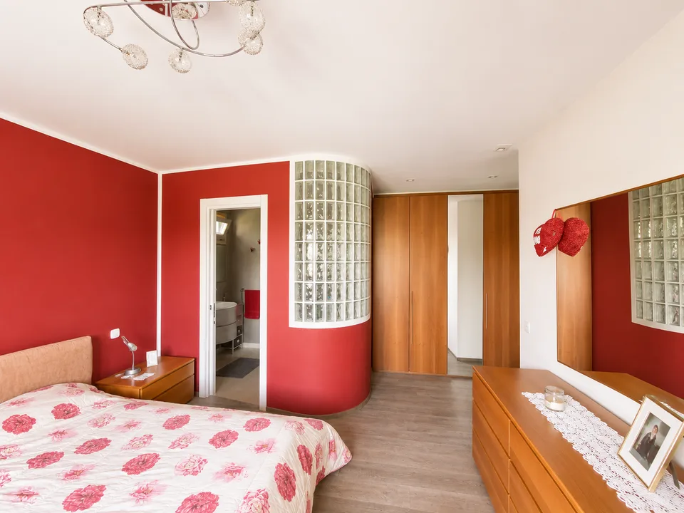 Villa moderne de 6.5 pièces avec grand jardin à Stabio