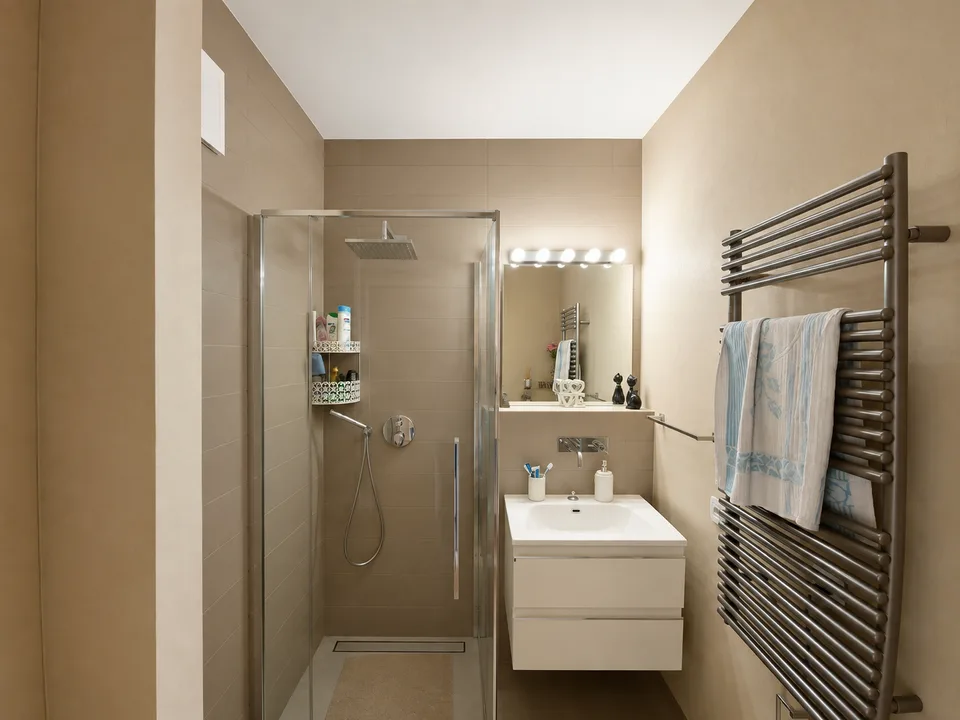 Villa moderne de 6.5 pièces avec grand jardin à Stabio