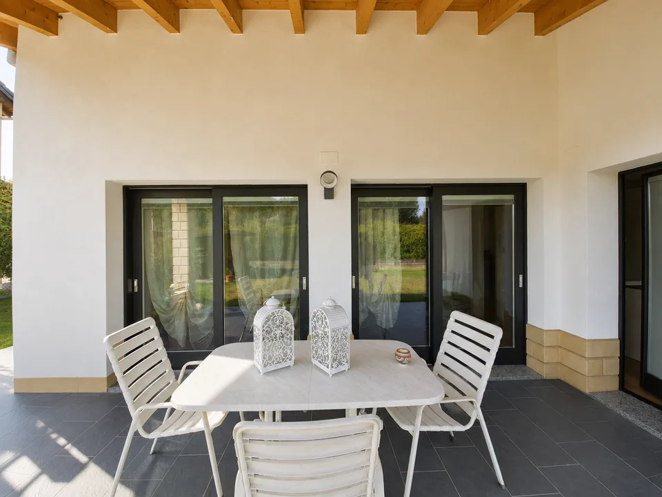 Villa moderne de 6.5 pièces avec grand jardin à Stabio