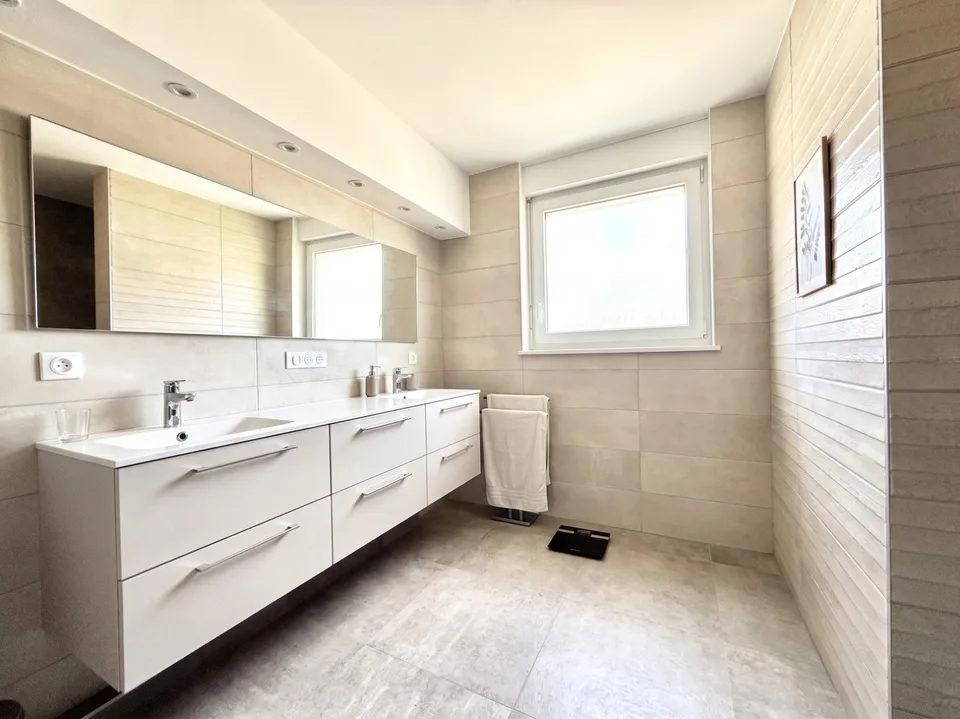 Duplex eccezionale in un ambiente verde, con terrazza e senza vicini