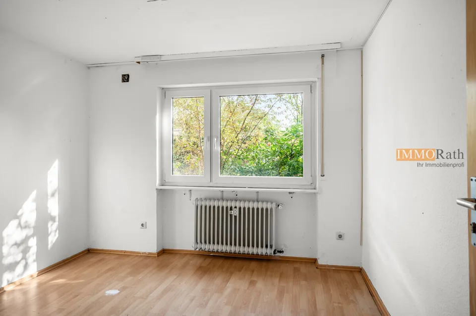 IMMORath.de  Großzügige Doppelhaushälfte mit viel Potential