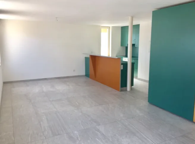 La Vostra Opportunità di Investimento - Due Case Familiari con 5 Appartamenti e 1 Locale Commerciale