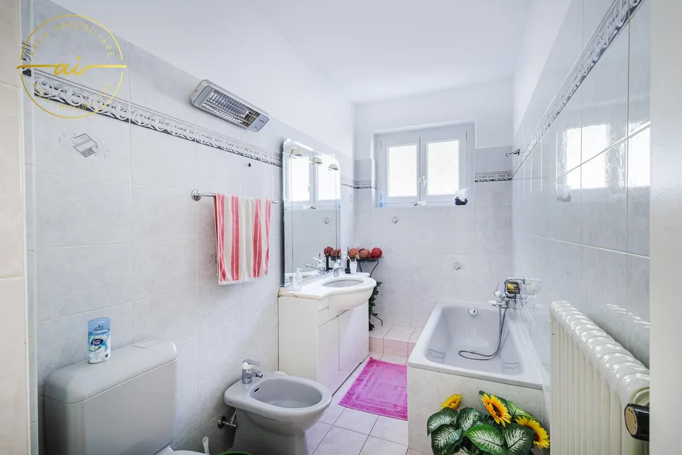 Vaste maison de 6.5 pièces dans un quartier résidentiel à Morbio Inferiore