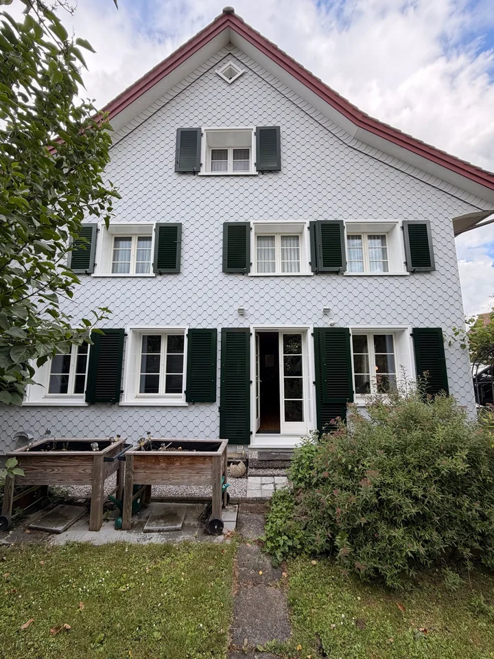 Una casa Riegelhaus storica ben mantenuta nel Thurgau cerca una nuova famiglia
