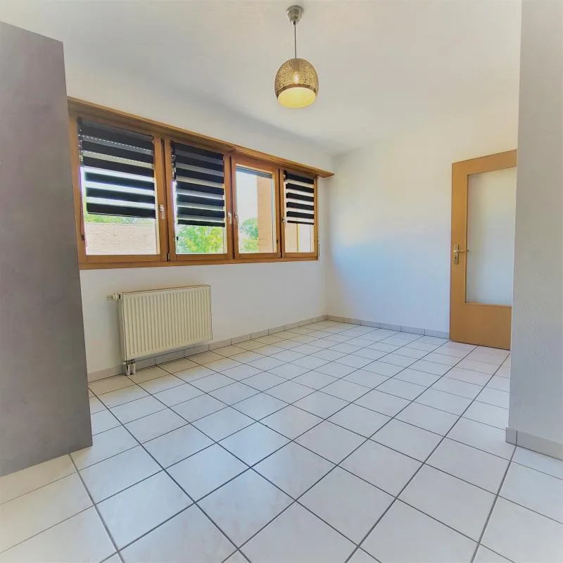 Spacious F3 of 87m² in the village center