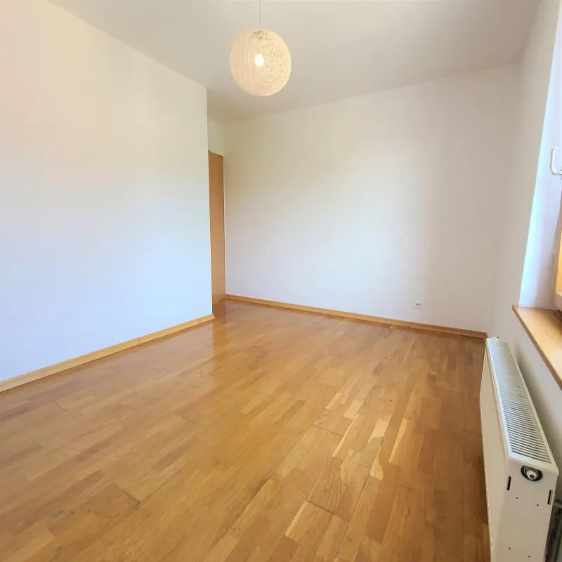 Spacious F3 of 87m² in the village center