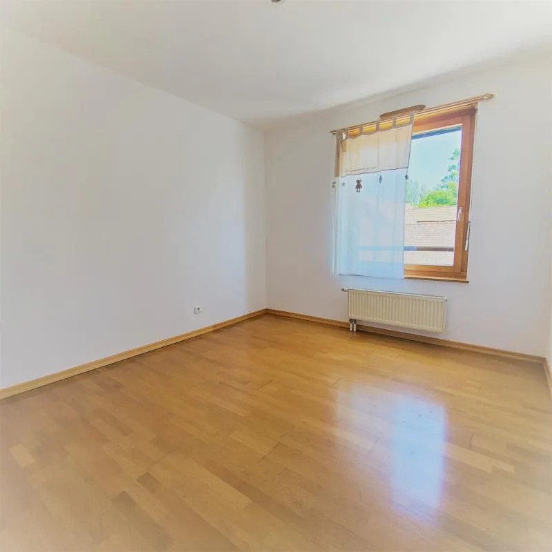 Spacious F3 of 87m² in the village center