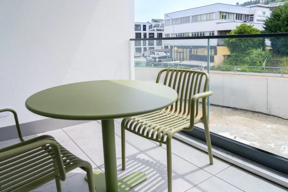 1.5-Zimmer, möbliert, Balkon - direkt am Bahnhof Killwangen