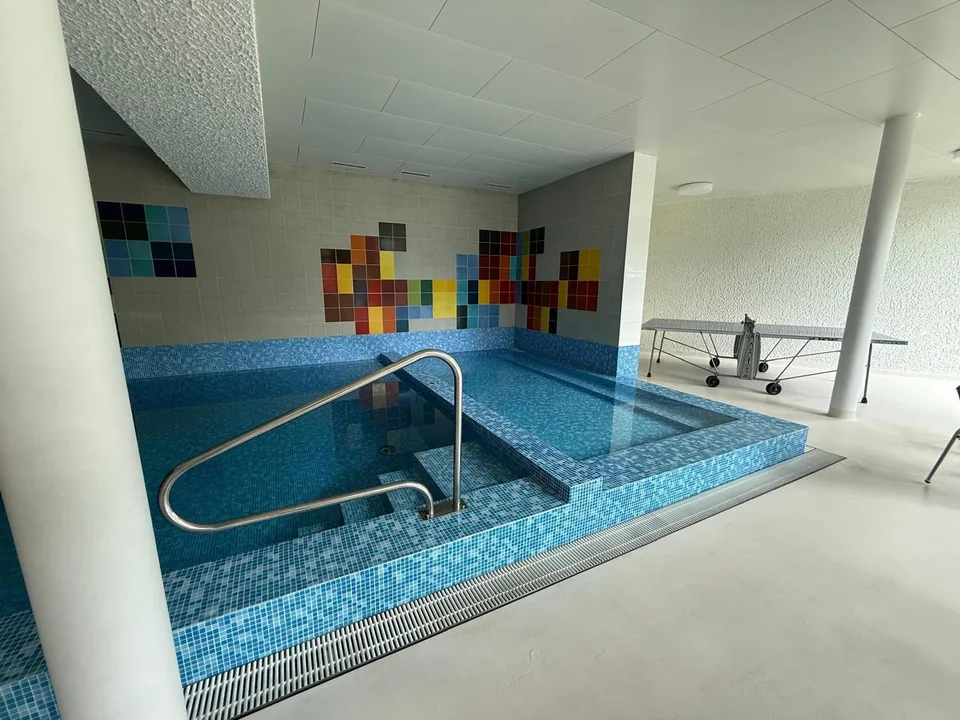 Charmante 3.5-Zimmer-Wohnung in Brunnen – sofort bezugsbereit