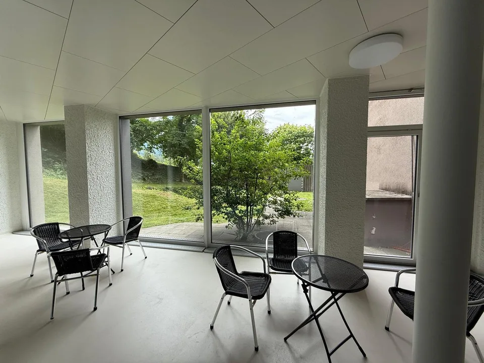 Charmante 3.5-Zimmer-Wohnung in Brunnen – sofort bezugsbereit