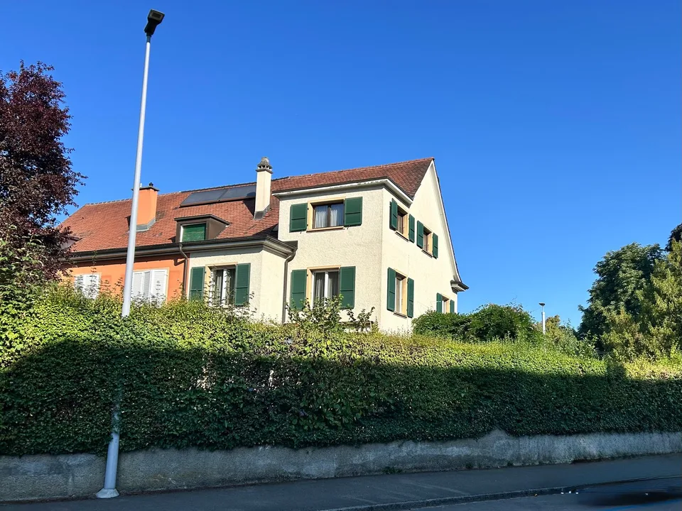 Maison individuelle de 6,5 pièces près de l'arrêt de tram Burgstrasse à Riehen