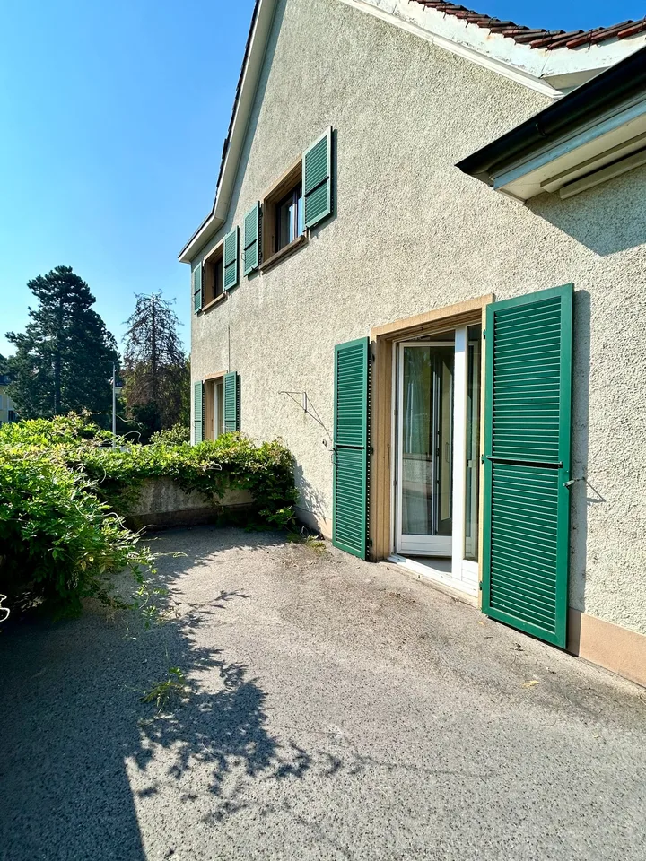 Maison individuelle de 6,5 pièces près de l'arrêt de tram Burgstrasse à Riehen