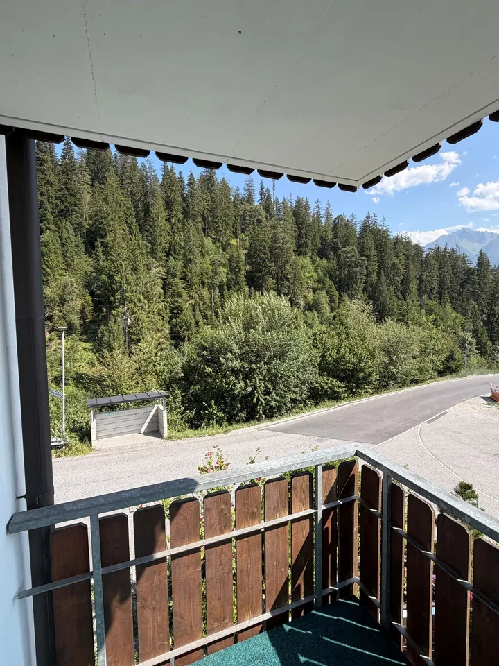 Charming 4.5-room apartment with mountain panorama in Laax