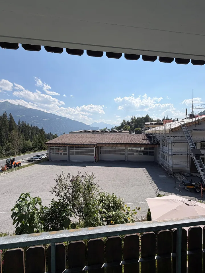 Charming 4.5-room apartment with mountain panorama in Laax