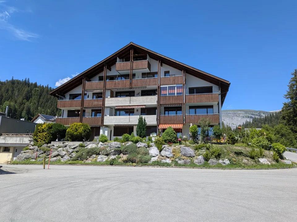 Charmante 4.5-Zimmer-Wohnung mit Bergpanorama in Laax