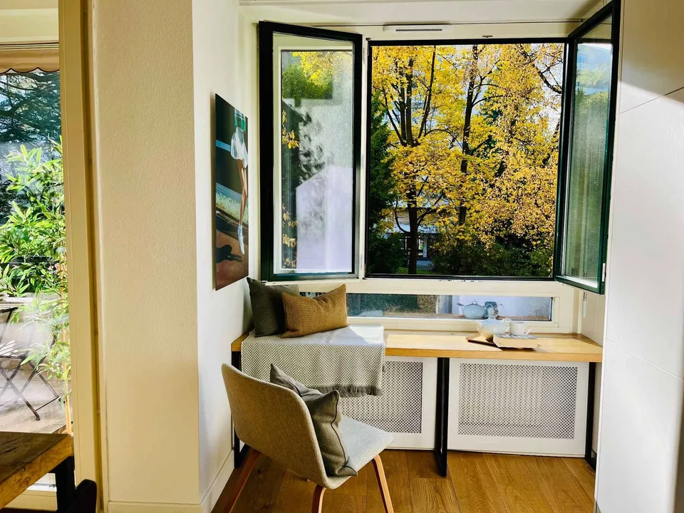 Exclusive: Elegant renovated 3-room apartment with balconies