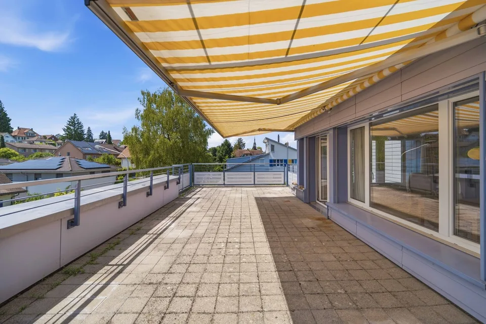 Attic apartment with spacious roof terrace and Lake Constance view