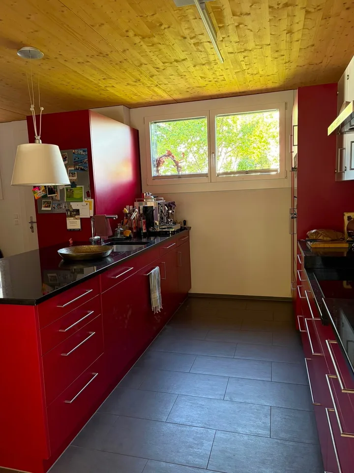 Maison de coin en rangée familiale, moderne et spacieuse avec jardin et de nombreux extras
