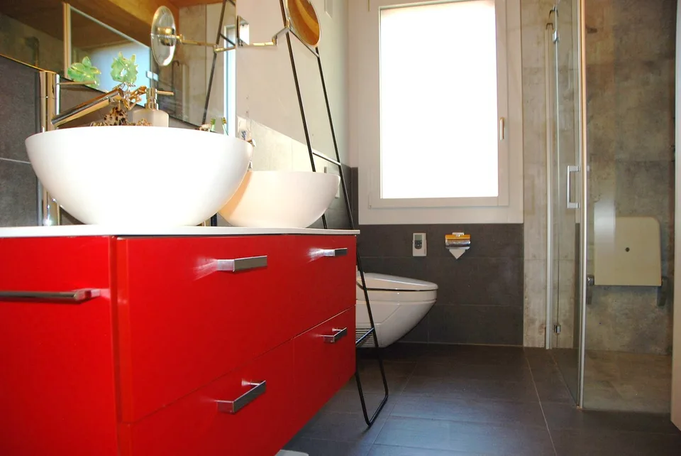 Maison de coin en rangée familiale, moderne et spacieuse avec jardin et de nombreux extras