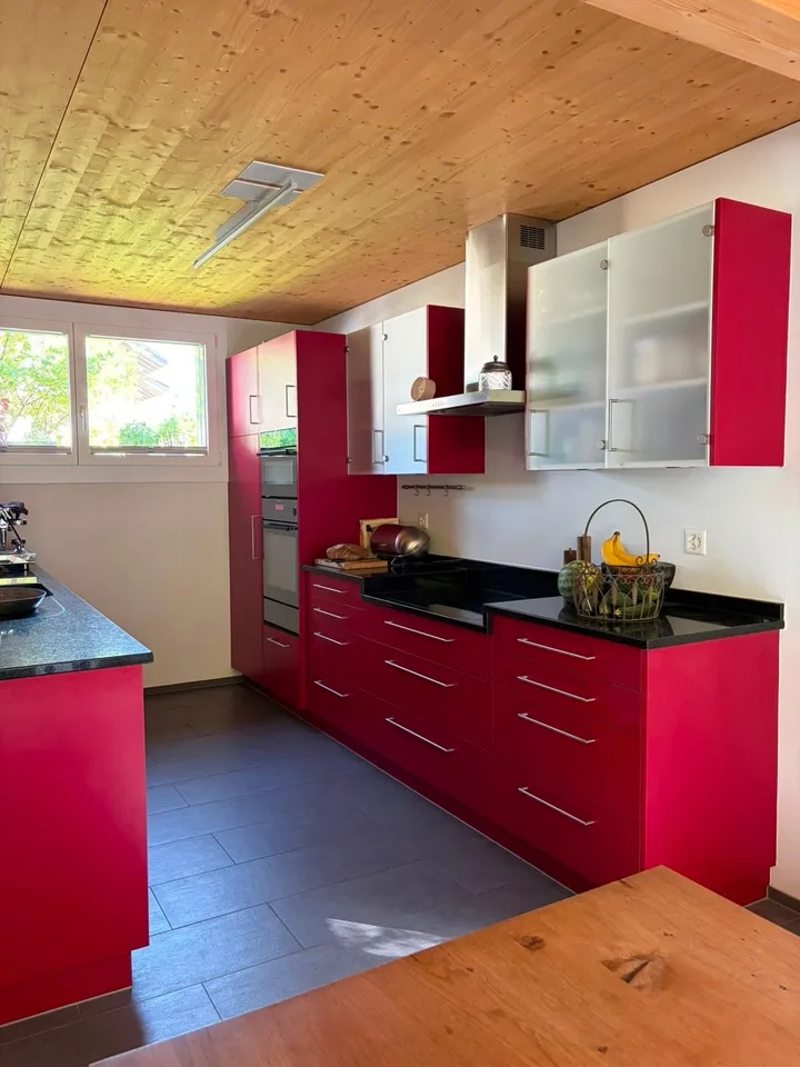 Maison de coin en rangée familiale, moderne et spacieuse avec jardin et de nombreux extras