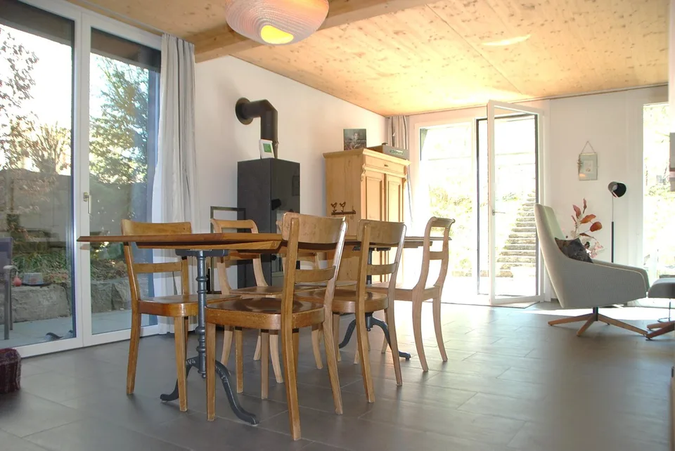 Maison de coin en rangée familiale, moderne et spacieuse avec jardin et de nombreux extras