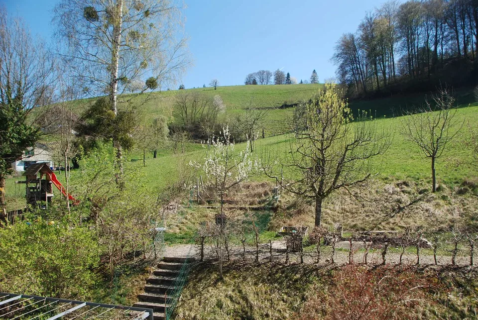 Maison de coin en rangée familiale, moderne et spacieuse avec jardin et de nombreux extras