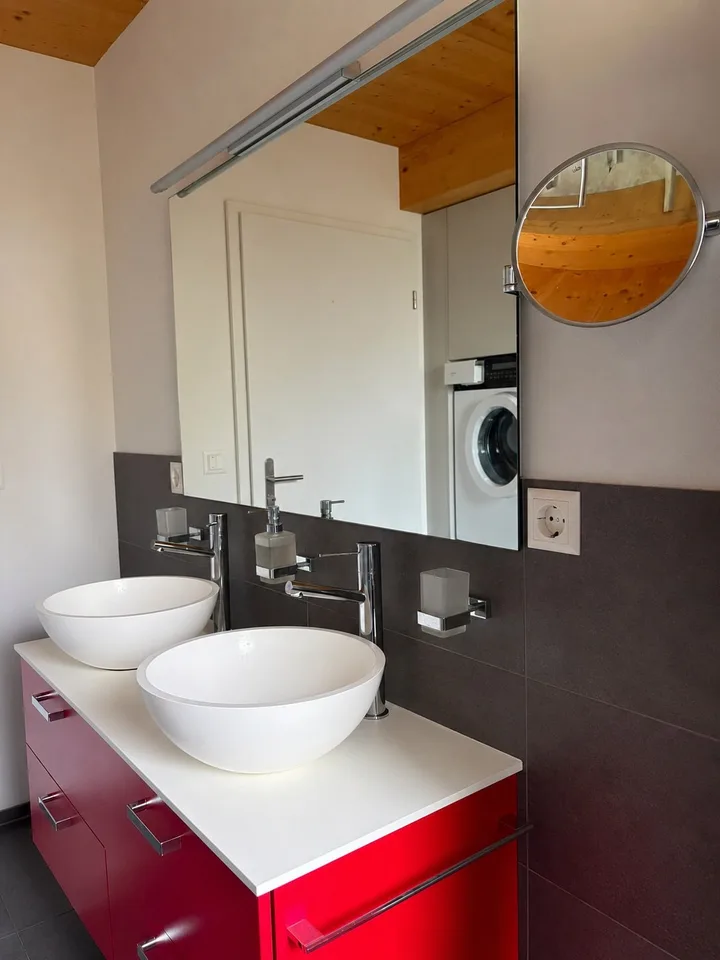 Maison de coin en rangée familiale, moderne et spacieuse avec jardin et de nombreux extras