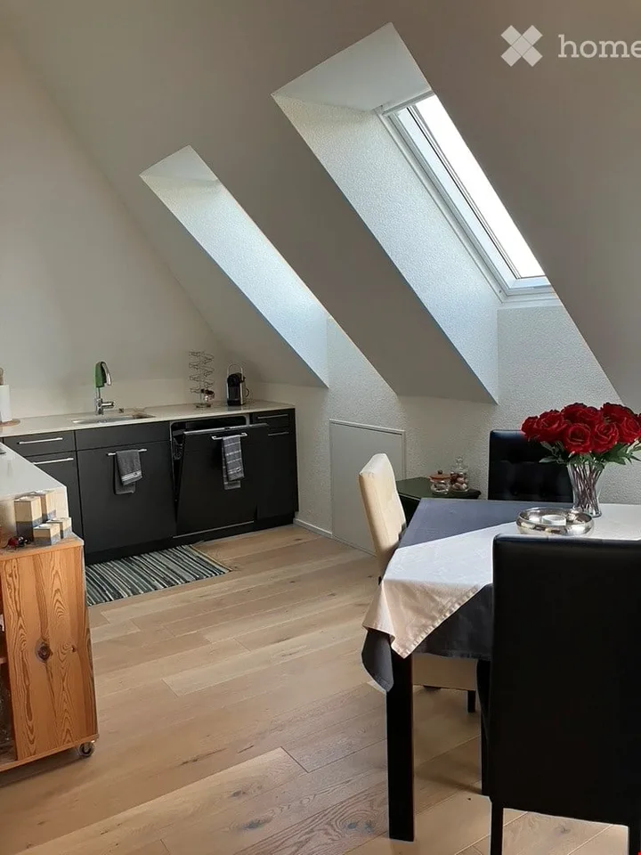 Ottimo appartamento di 3,5 locali in mansarda con balcone e vista a Berna