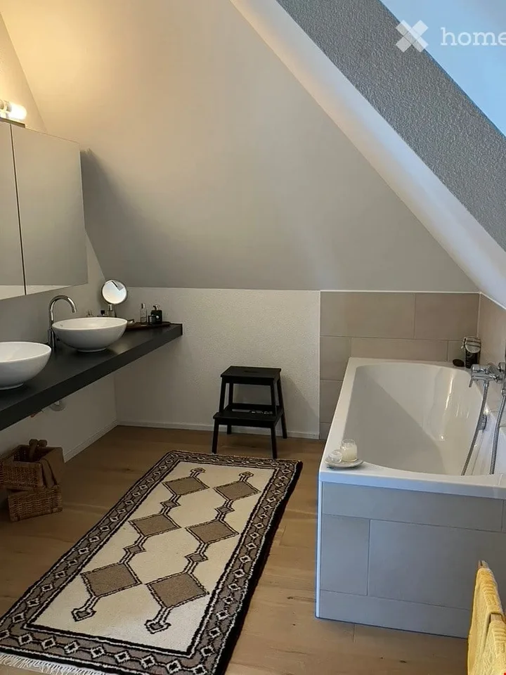Ottimo appartamento di 3,5 locali in mansarda con balcone e vista a Berna