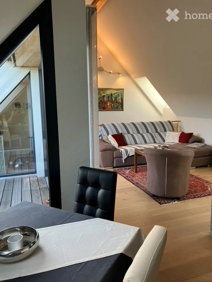 Ottimo appartamento di 3,5 locali in mansarda con balcone e vista a Berna